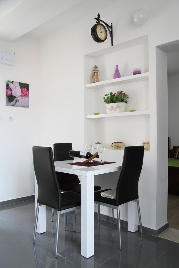Apartment Paula With Private Jacuzzi And Parking- Near The Beach ซาดาร์ ภายนอก รูปภาพ