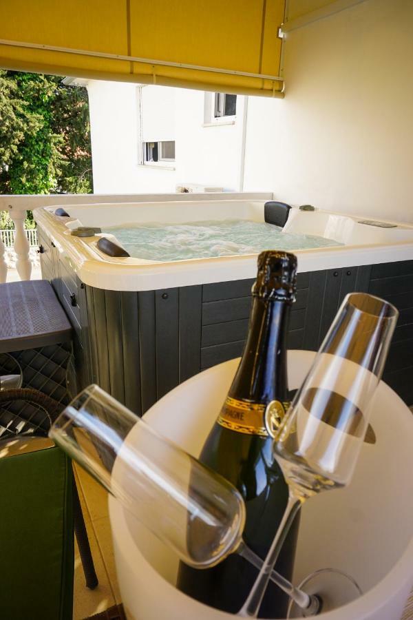 Apartment Paula With Private Jacuzzi And Parking- Near The Beach ซาดาร์ ภายนอก รูปภาพ