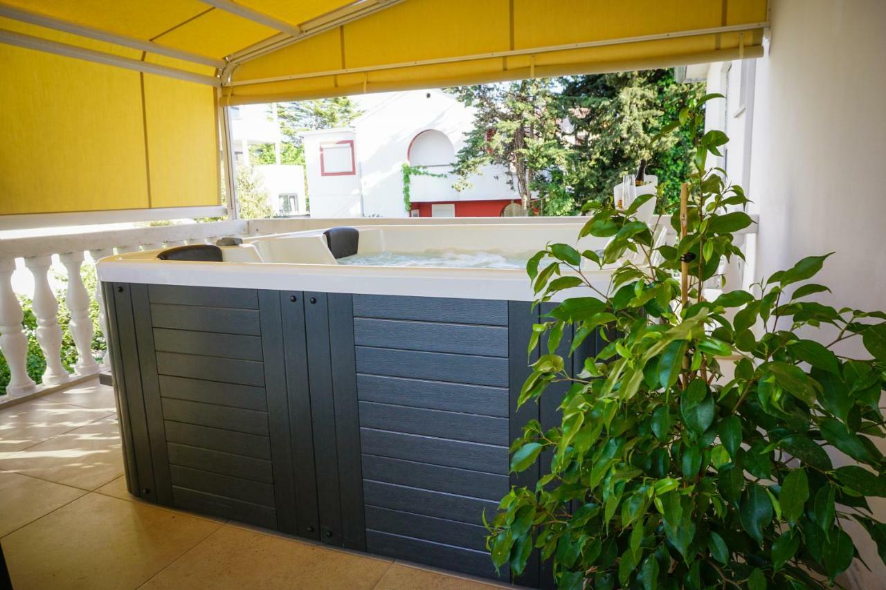 Apartment Paula With Private Jacuzzi And Parking- Near The Beach ซาดาร์ ภายนอก รูปภาพ