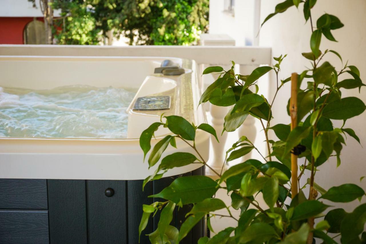 Apartment Paula With Private Jacuzzi And Parking- Near The Beach ซาดาร์ ภายนอก รูปภาพ