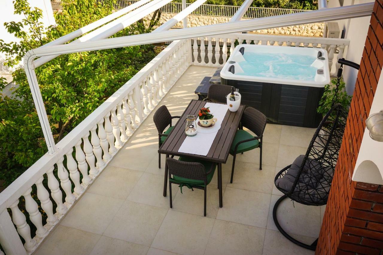 Apartment Paula With Private Jacuzzi And Parking- Near The Beach ซาดาร์ ภายนอก รูปภาพ