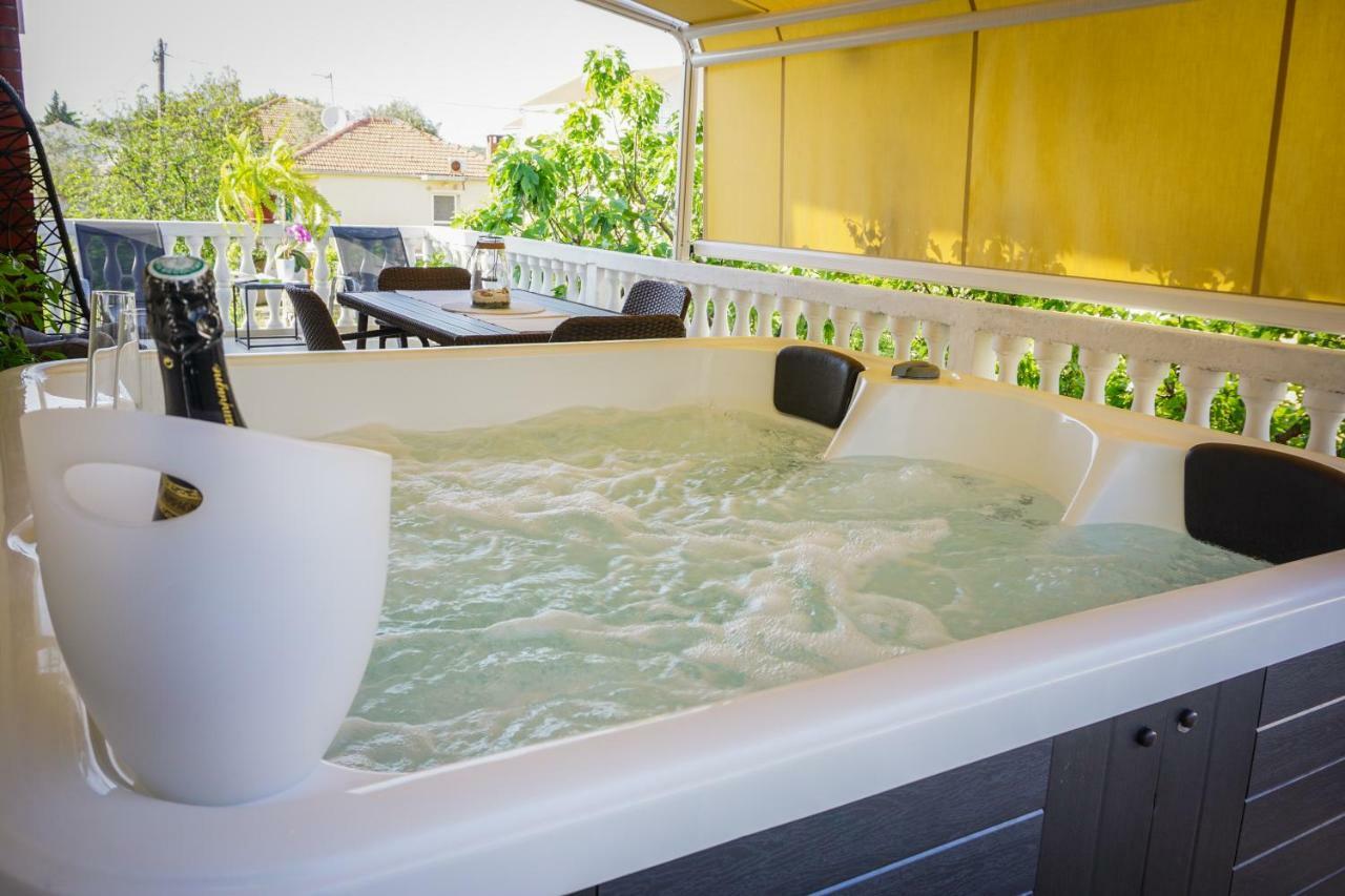 Apartment Paula With Private Jacuzzi And Parking- Near The Beach ซาดาร์ ภายนอก รูปภาพ