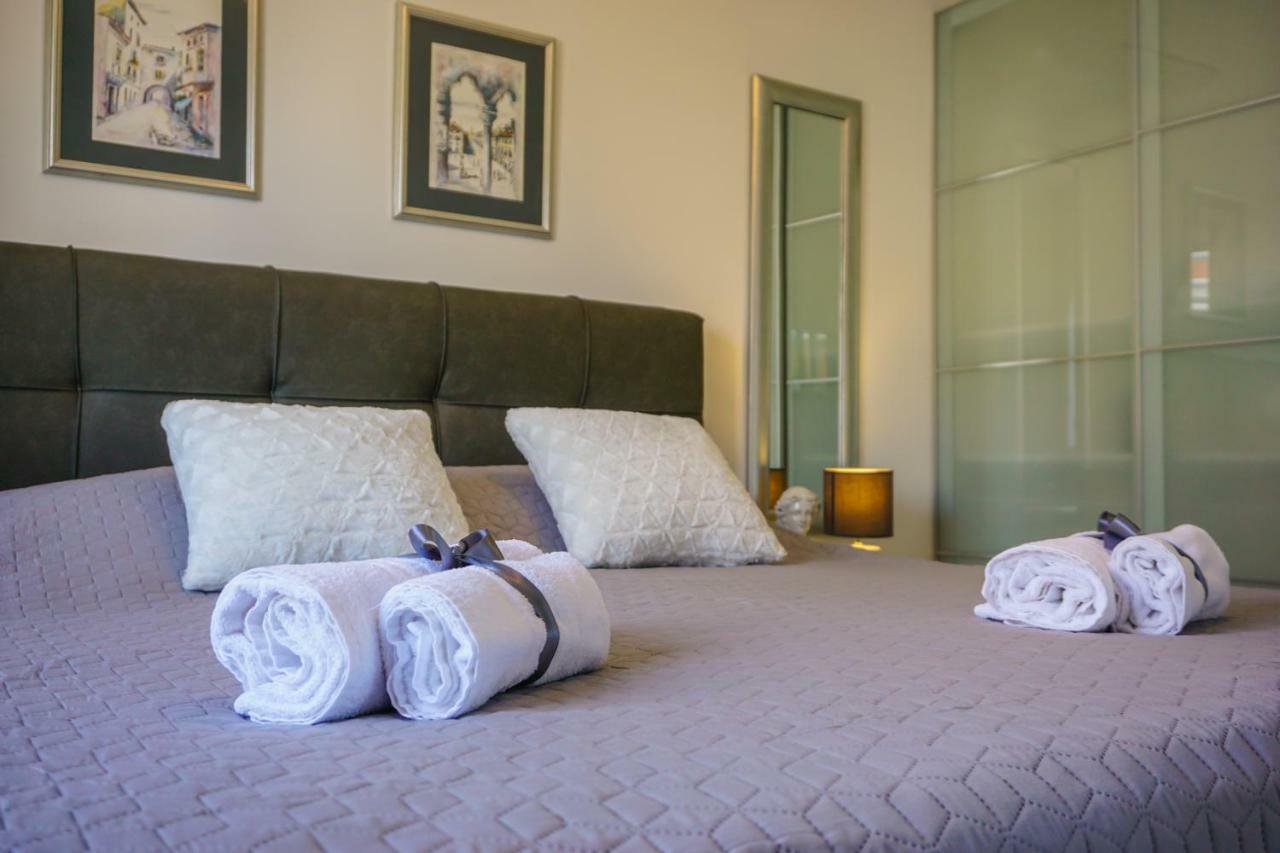 Apartment Paula With Private Jacuzzi And Parking- Near The Beach ซาดาร์ ภายนอก รูปภาพ