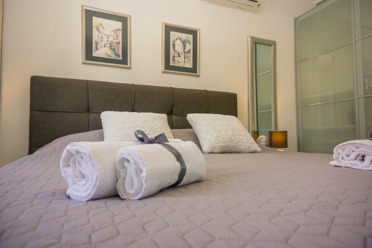 Apartment Paula With Private Jacuzzi And Parking- Near The Beach ซาดาร์ ภายนอก รูปภาพ
