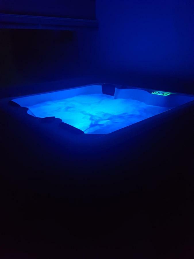 Apartment Paula With Private Jacuzzi And Parking- Near The Beach ซาดาร์ ภายนอก รูปภาพ