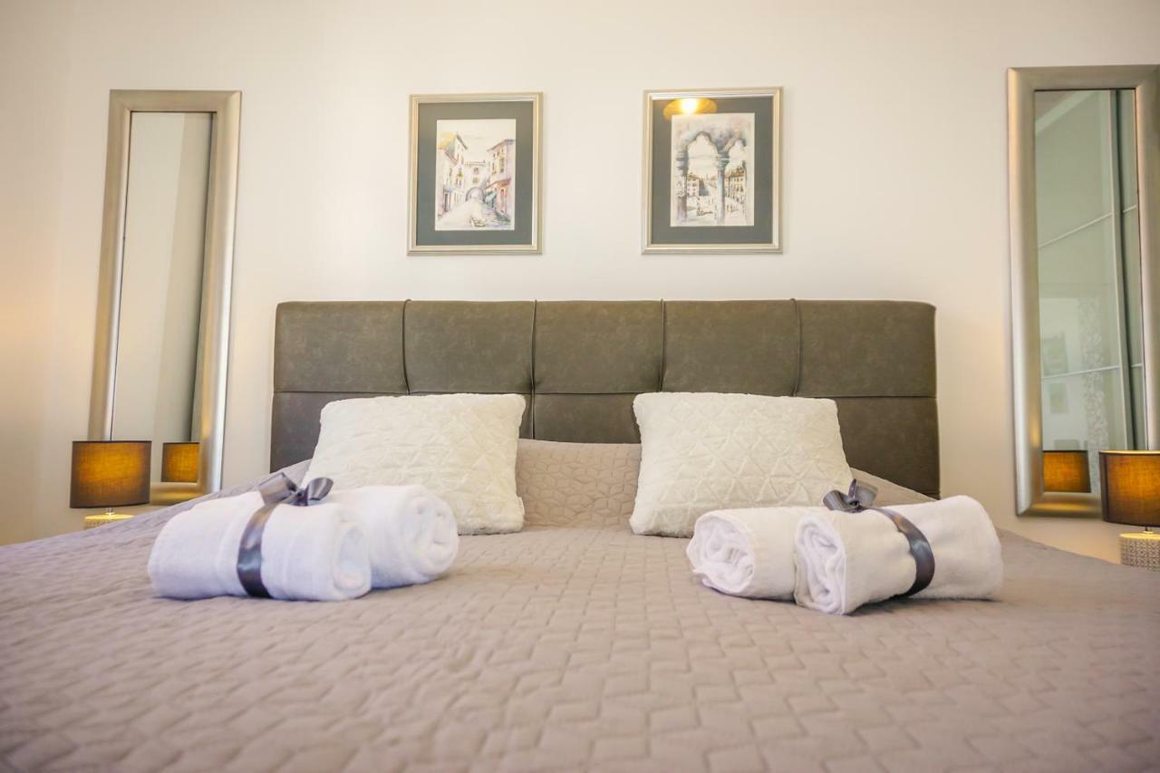 Apartment Paula With Private Jacuzzi And Parking- Near The Beach ซาดาร์ ภายนอก รูปภาพ
