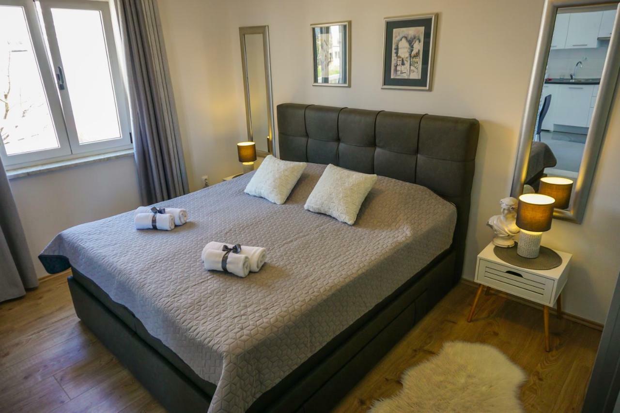 Apartment Paula With Private Jacuzzi And Parking- Near The Beach ซาดาร์ ภายนอก รูปภาพ