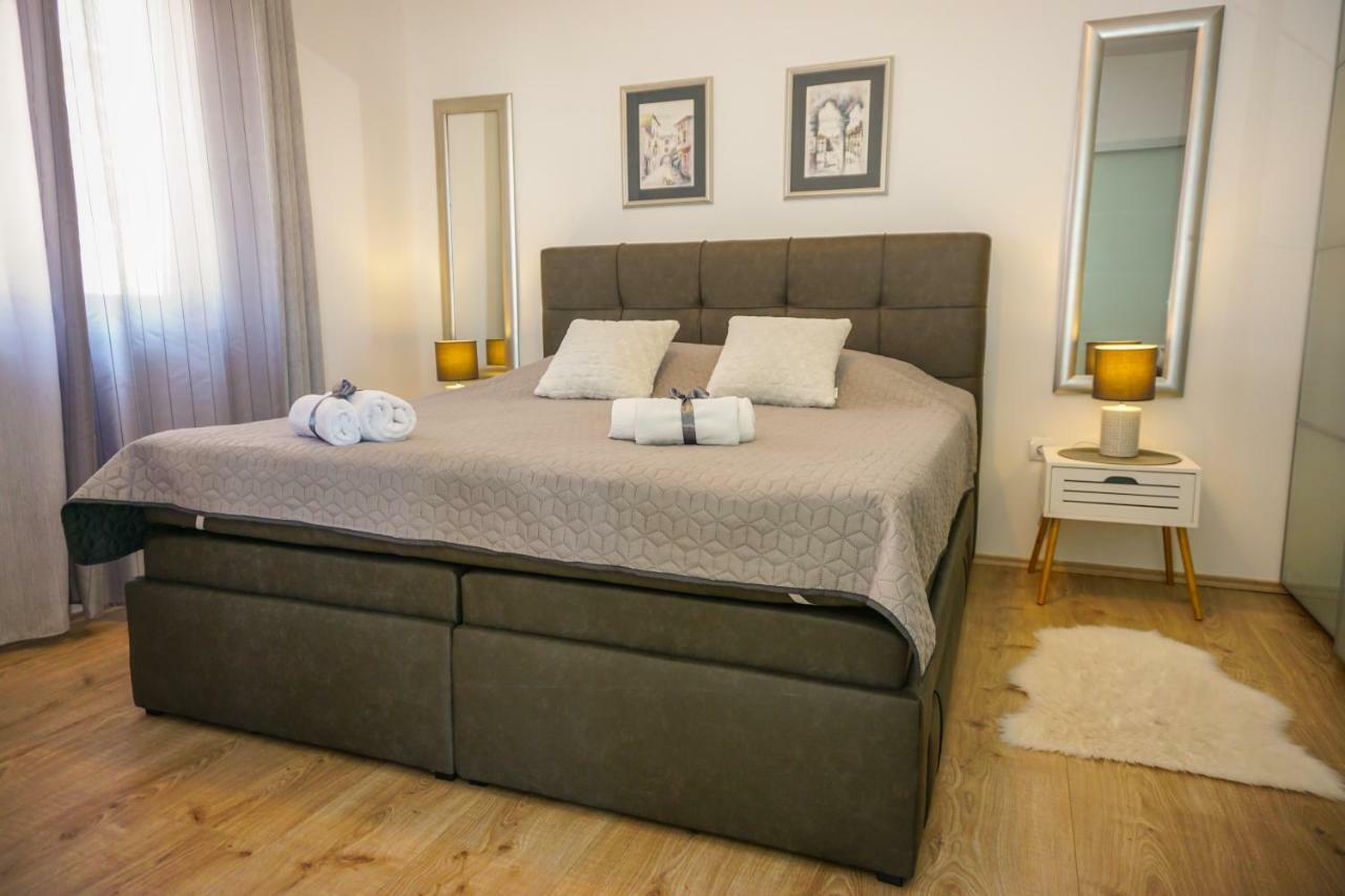 Apartment Paula With Private Jacuzzi And Parking- Near The Beach ซาดาร์ ภายนอก รูปภาพ